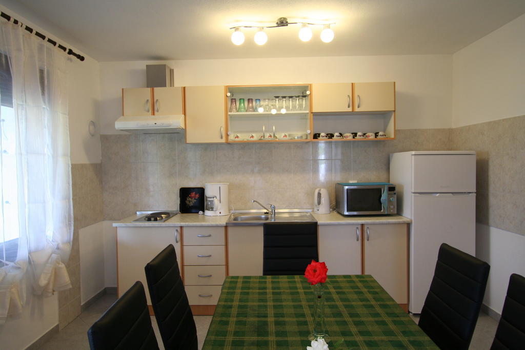 Villa Roze Čižići Rum bild